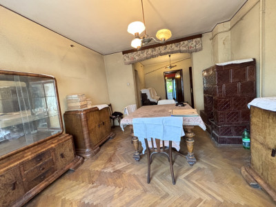 Apartament 3 camere, 86 mp, etaj 1, langa Parcul Carol, de renovat