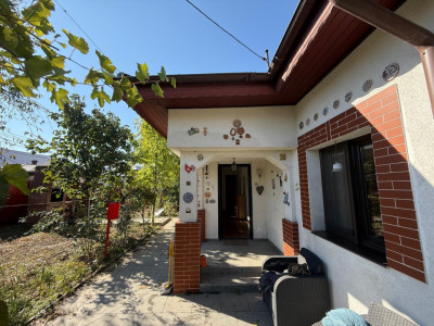 Casa pt Birou sau Locuit Parter cu Grădină 1 min de peron Gara Chitila